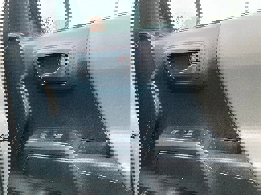 Used 2020 Toyota Tacoma SR image 15