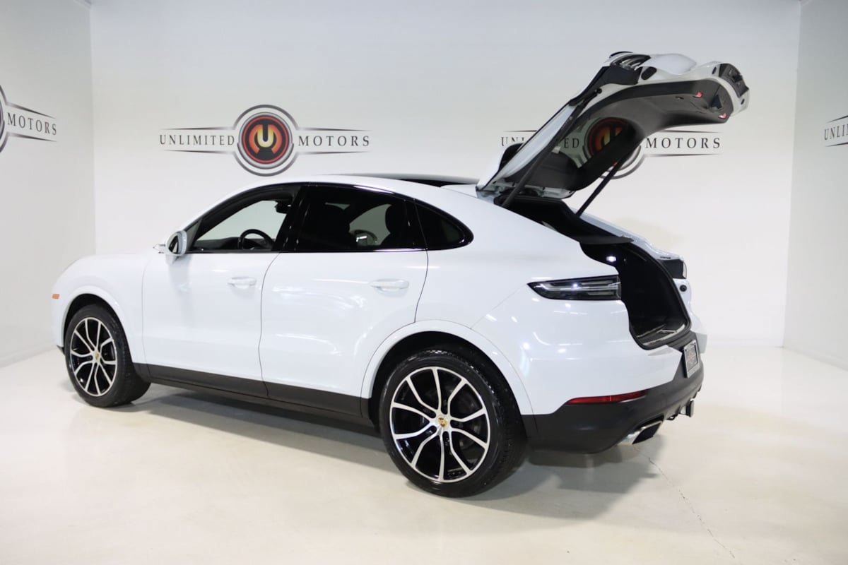 Used 2023 Porsche Cayenne Coupe w/ Towing Package w/o Tow Ball AWD/4WD image 33
