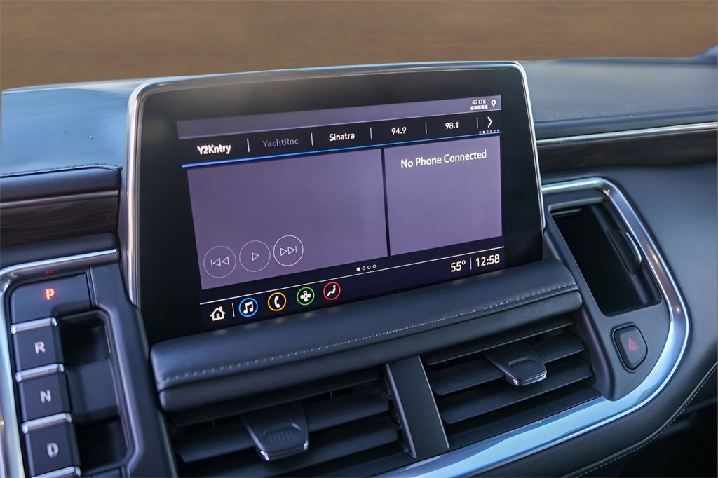 Used 2021 Chevrolet Suburban Z71 image 16