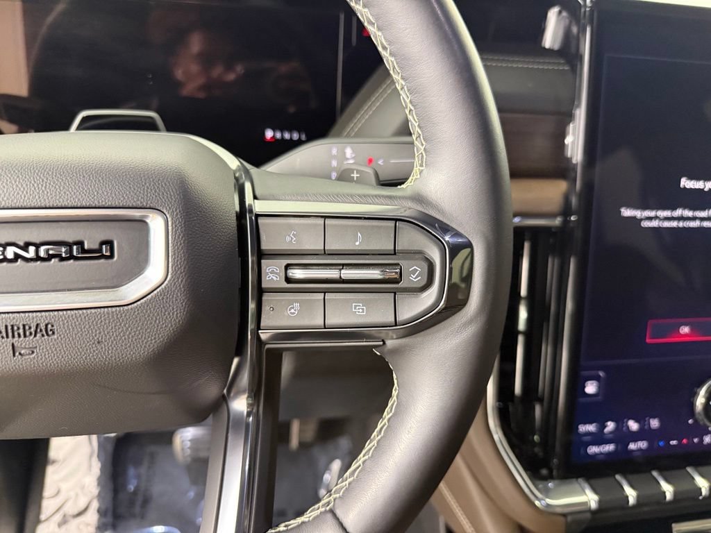 Used 2025 GMC Yukon XL Denali Ultimate AWD/4WD image 27