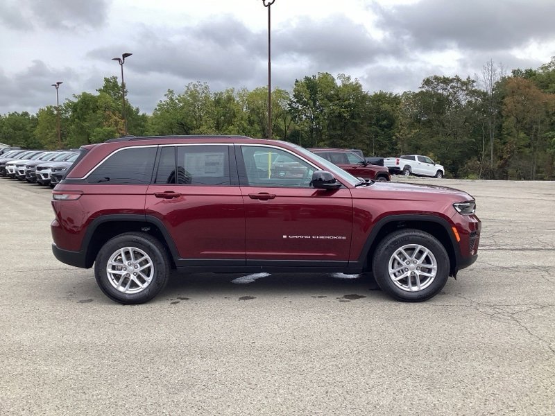 New 2025 Jeep Grand Cherokee Laredo w/ Luxury Tech Group I image 8
