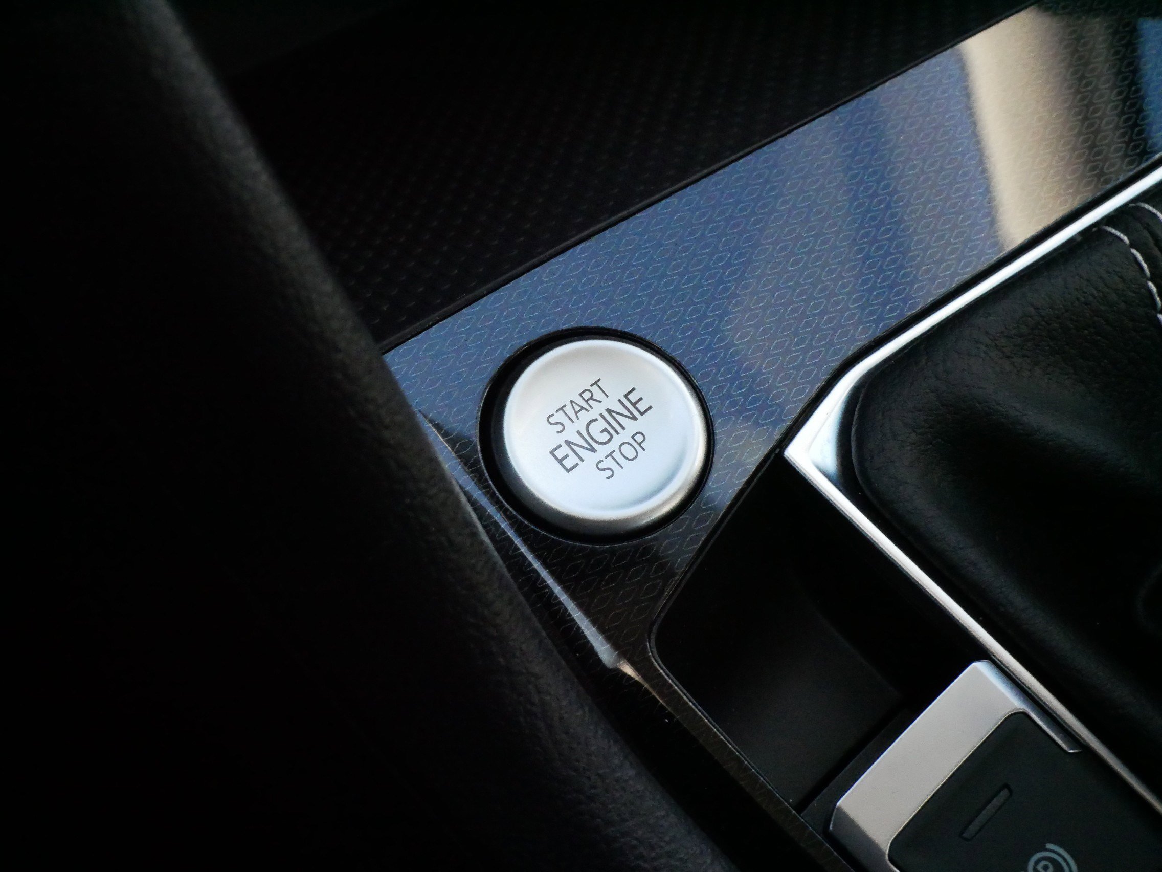 Certified 2025 Volkswagen Taos S image 28