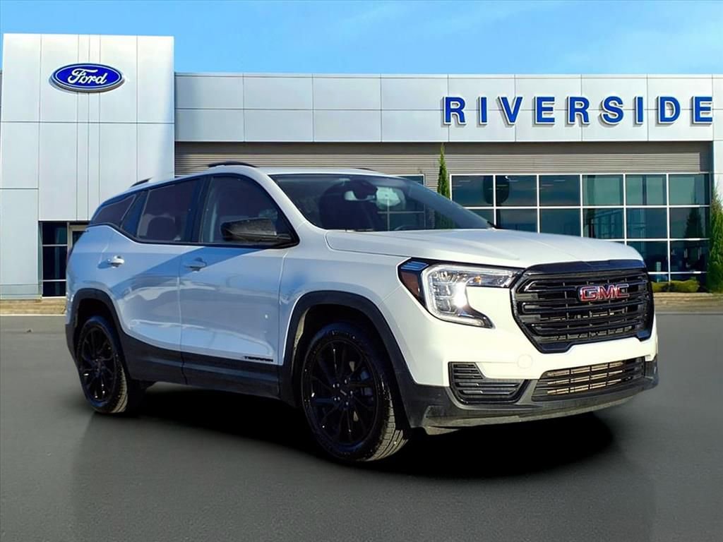 Used 2023 GMC Terrain SLE w/ Driver Convenience Package image 1