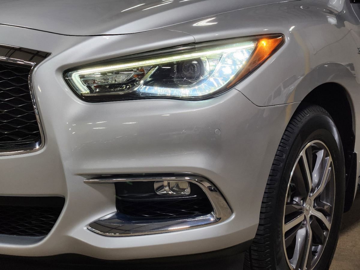 Used 2019 INFINITI QX60 Luxe w/ Essential Package image 14