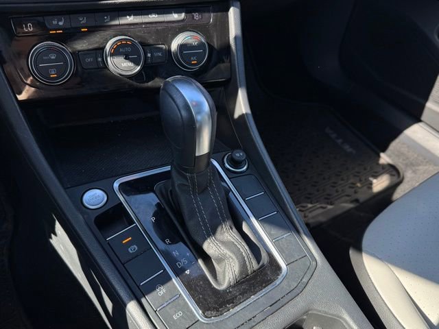 Used 2020 Volkswagen Jetta R-Line w/ R-Line Cold Weather Package image 23