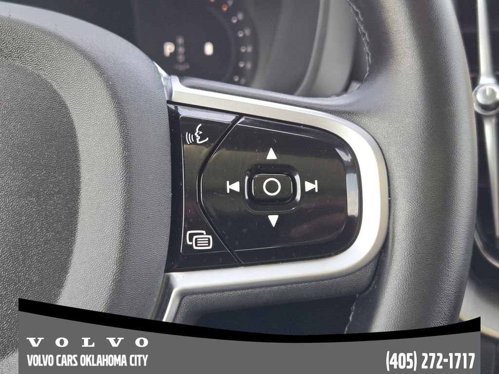 Certified 2025 Volvo XC60 B5 Plus AWD/4WD image 28