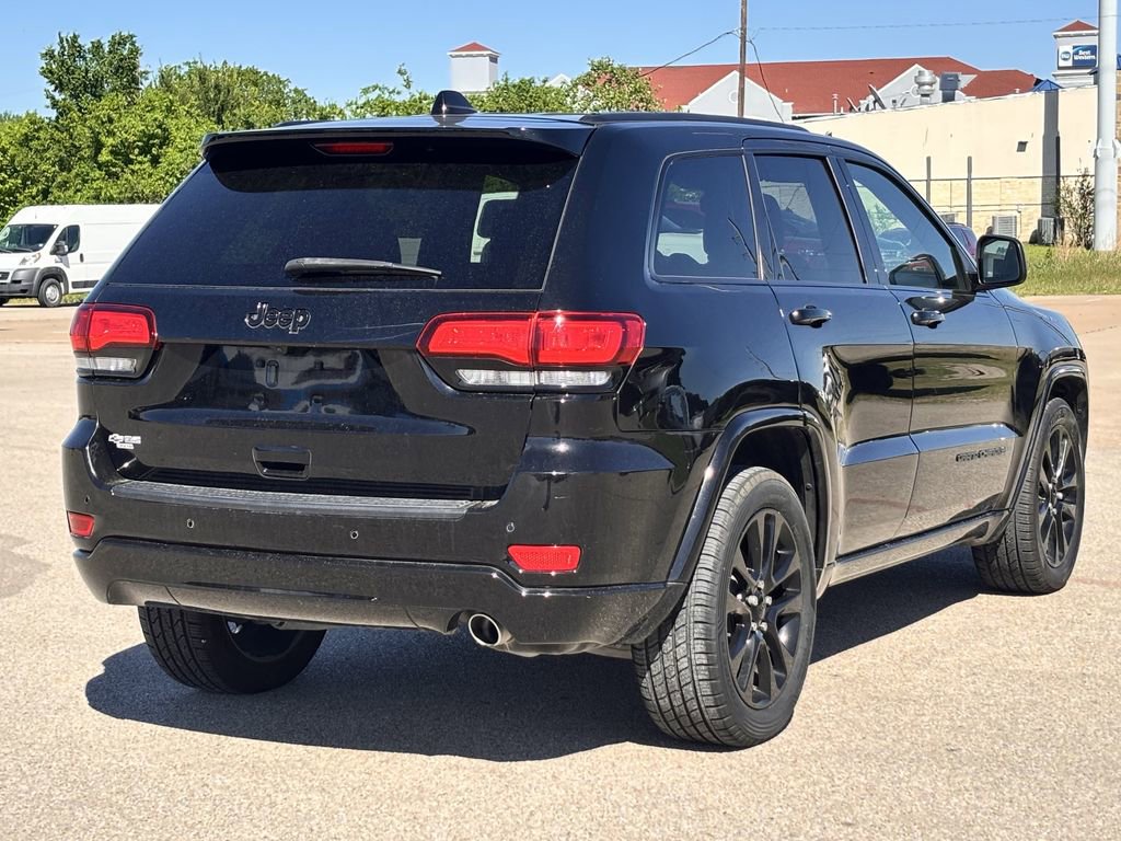 Used 2019 Jeep Grand Cherokee Altitude RWD image 4