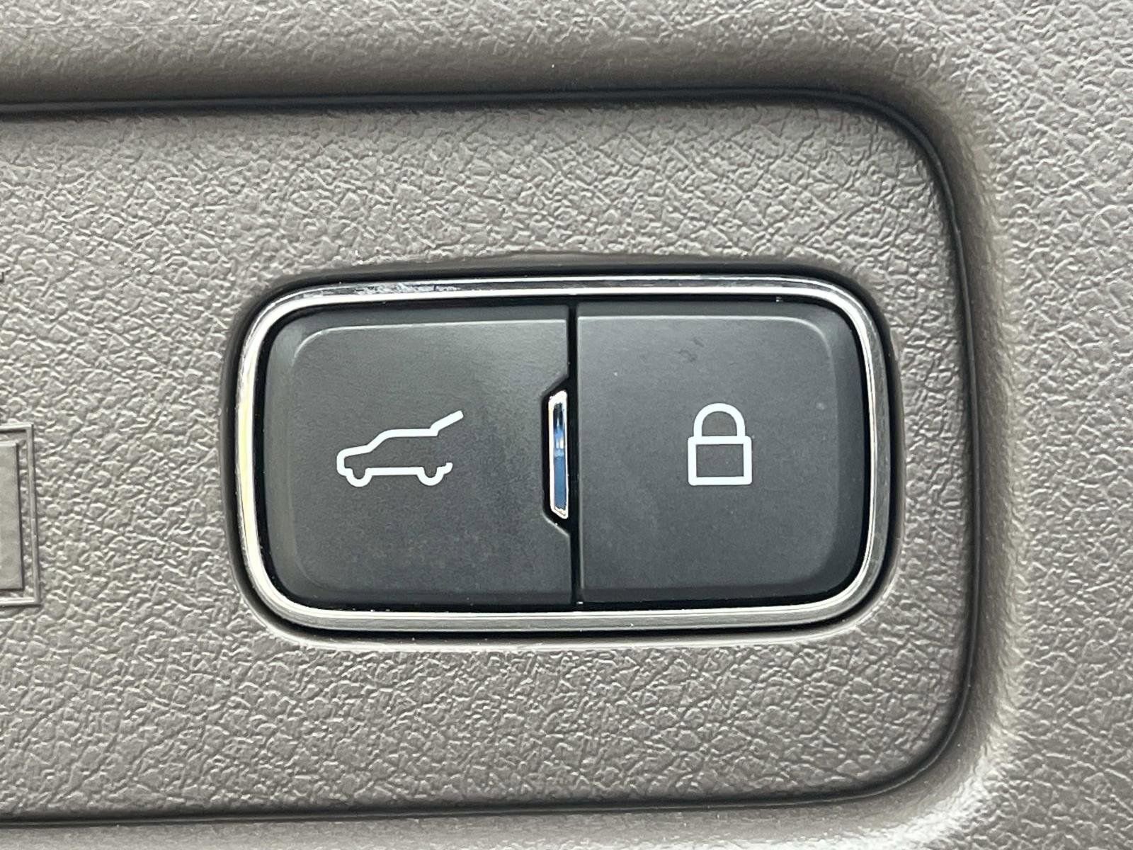 Used 2020 Lincoln Aviator Reserve w/ Elements Package Plus image 11