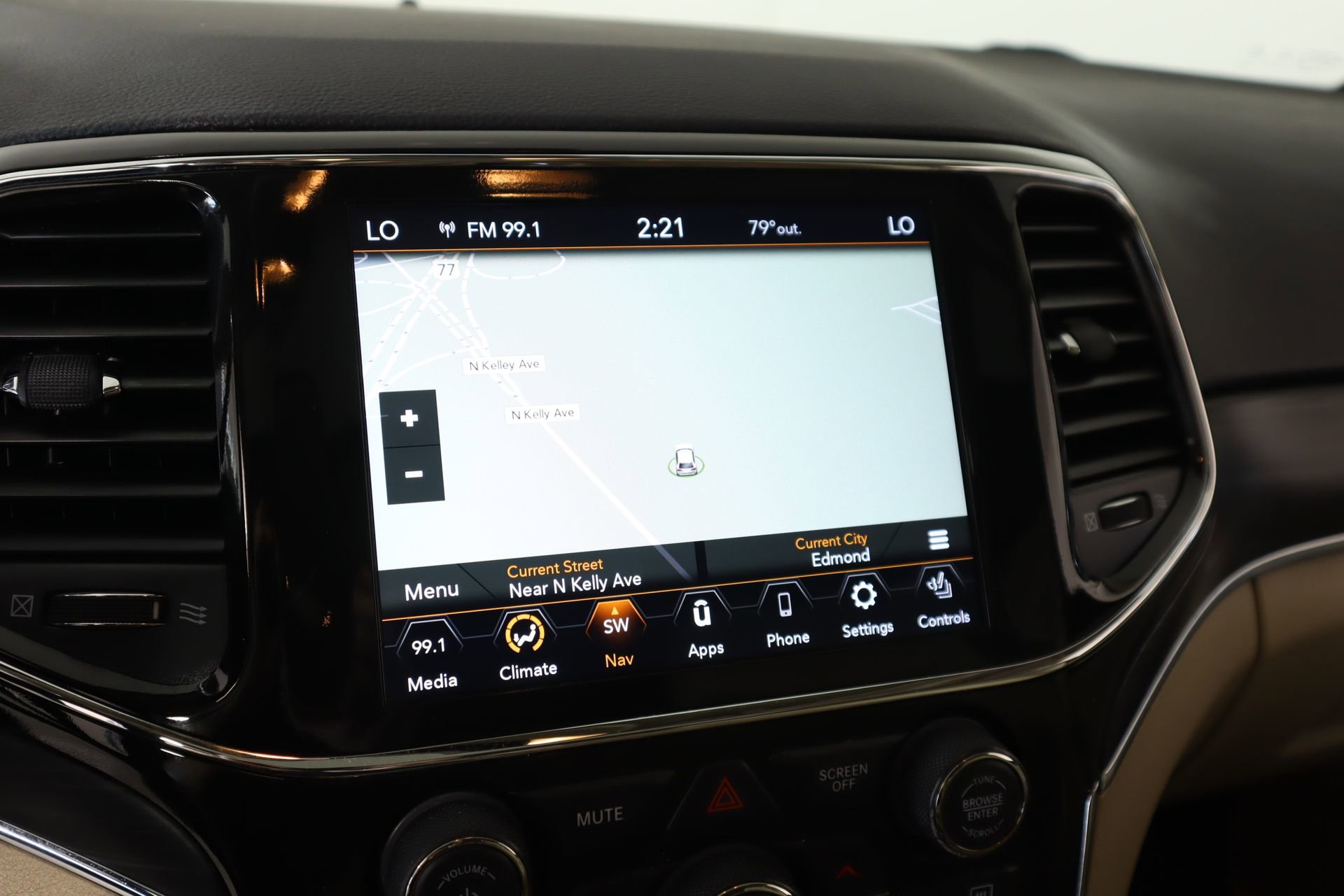 Used 2022 Jeep Grand Cherokee Limited RWD image 7