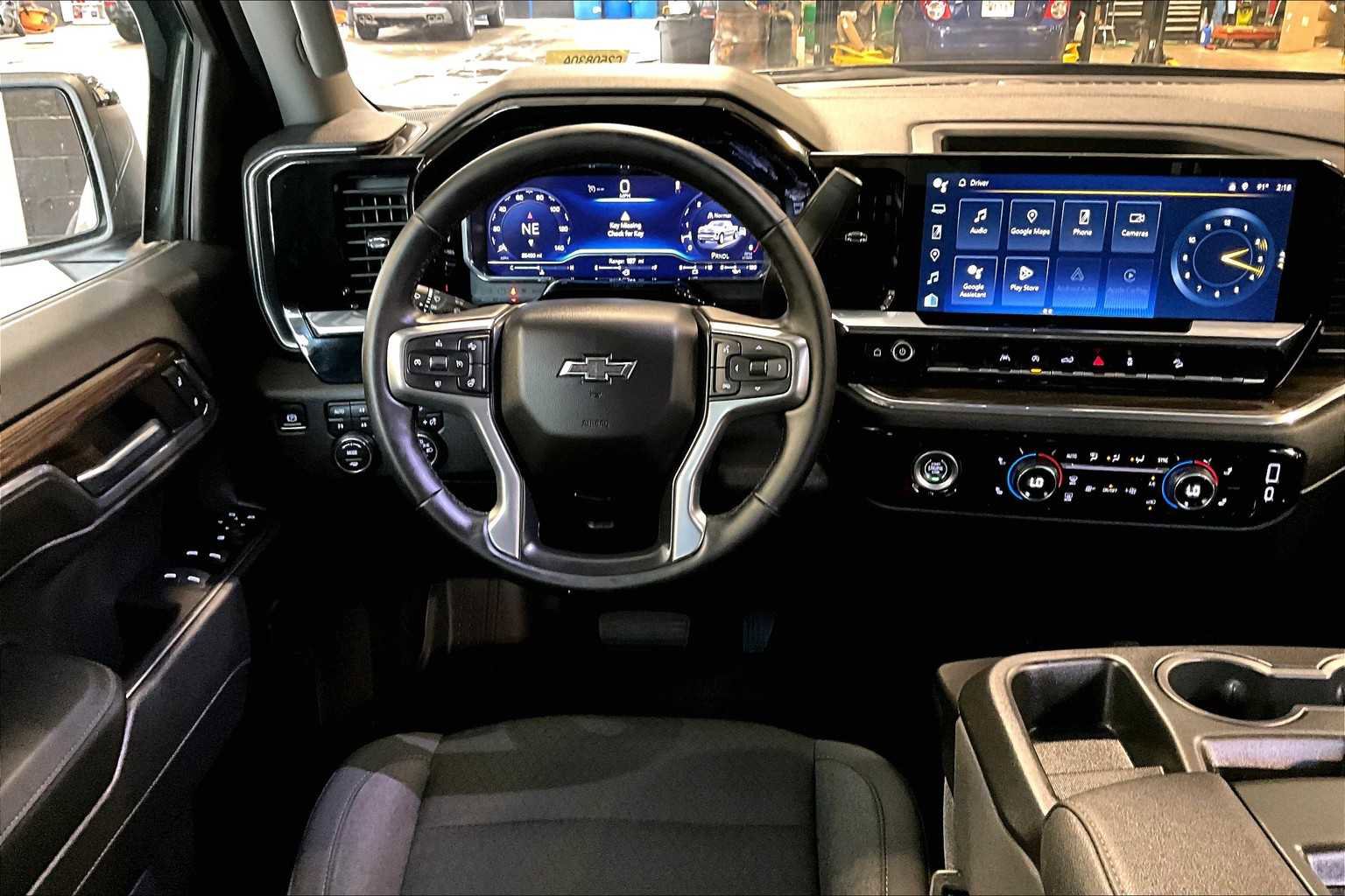 Used 2024 Chevrolet Silverado 1500 RST w/ Z71 Off-Road Package image 17