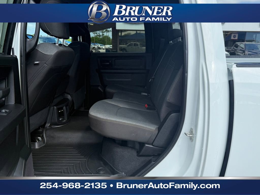 Used 2024 RAM 3500 Tradesman w/ Chrome Appearance Group AWD/4WD image 12