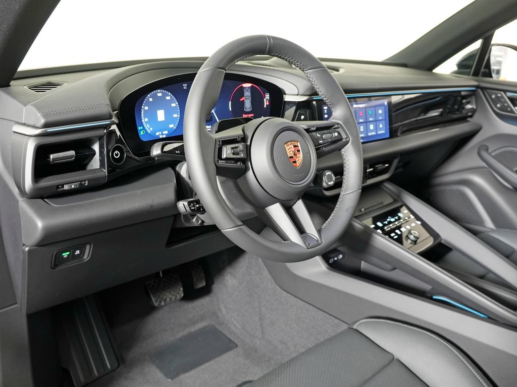 New 2026 Porsche Macan 4 Electric AWD/4WD image 4