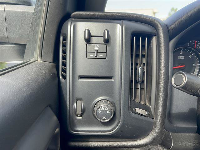 Used 2018 Chevrolet Silverado 1500 W/T AWD/4WD image 21