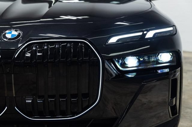 Certified 2025 BMW 740i xDrive AWD/4WD image 7