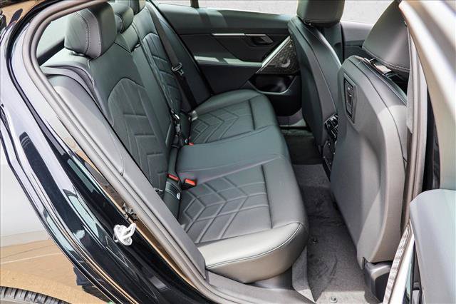 New 2027 BMW 550e xDrive AWD/4WD image 22