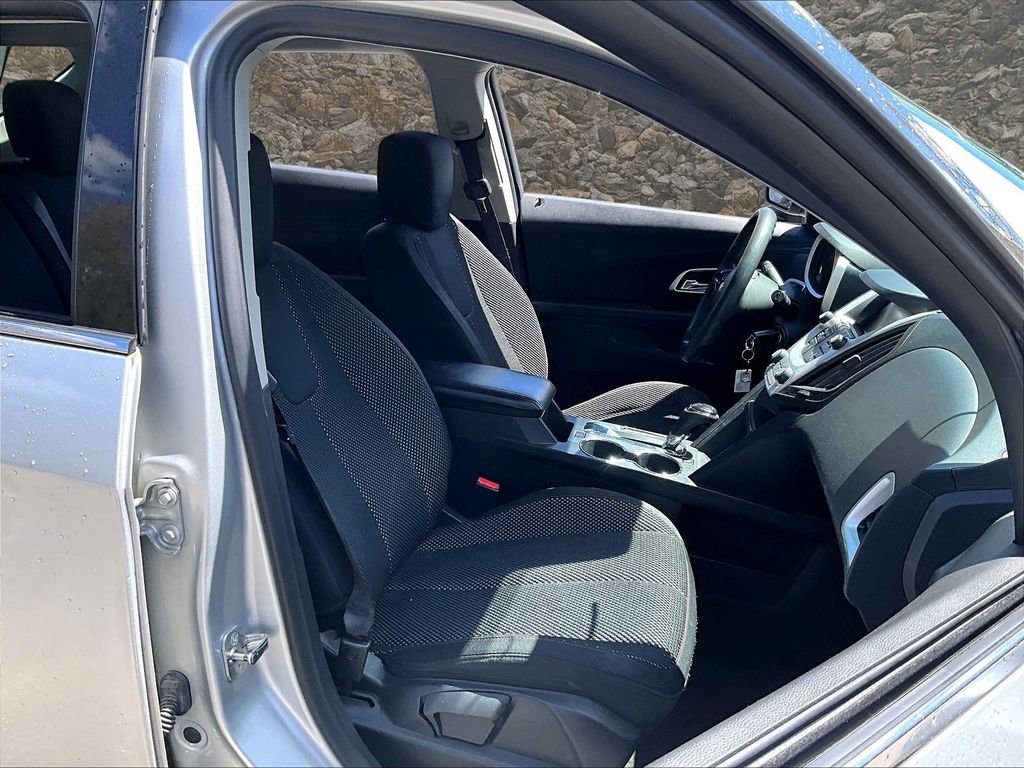 Used 2017 Chevrolet Equinox LS FWD image 6
