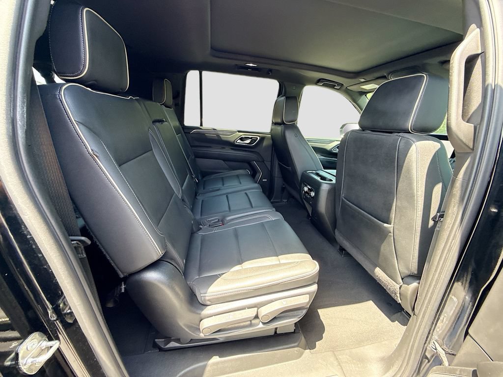 Used 2023 GMC Yukon XL SLT w/ SLT Luxury Package AWD/4WD image 35
