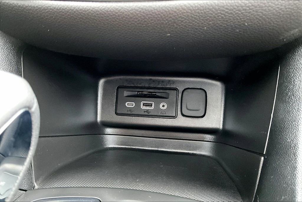 Used 2023 Chevrolet Equinox RS w/ RS Leather Package image 27