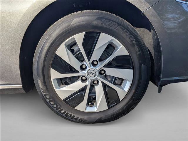 Used 2025 Nissan Altima 2.5 S FWD image 21