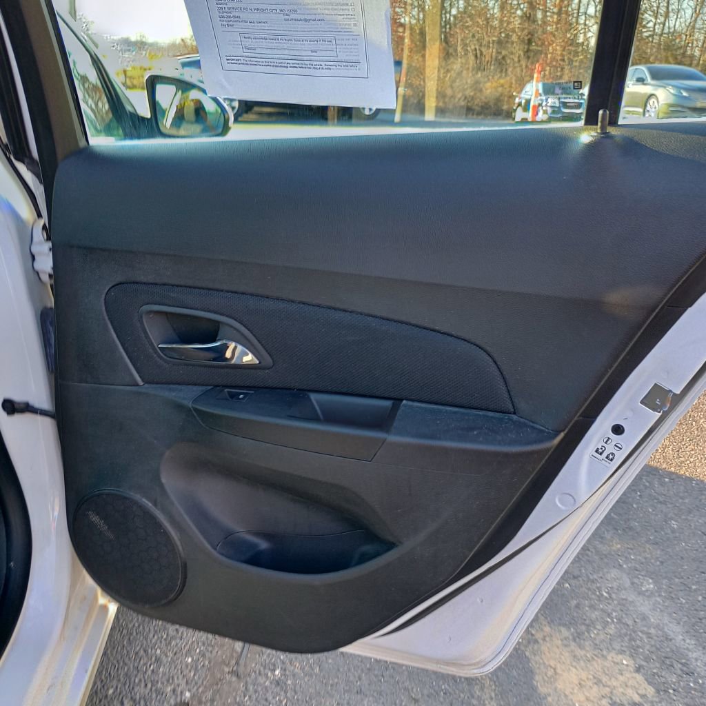 Used 2016 Chevrolet Cruze LT image 19