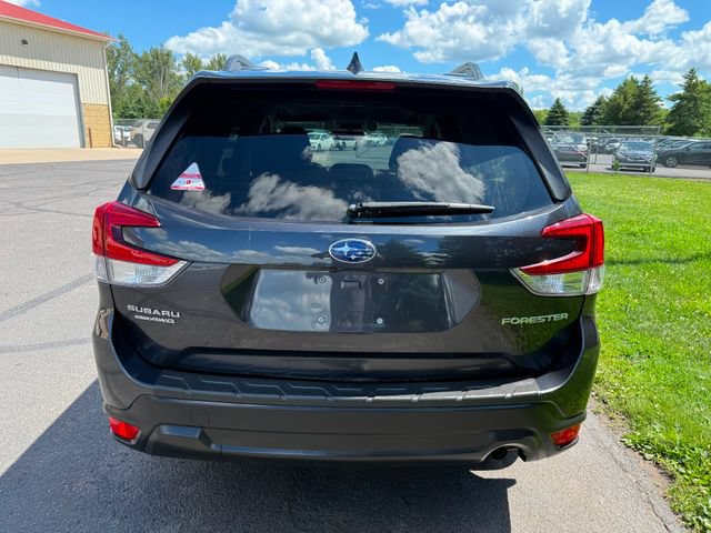 Used 2019 Subaru Forester Premium w/ All-Weather Package AWD/4WD image 2