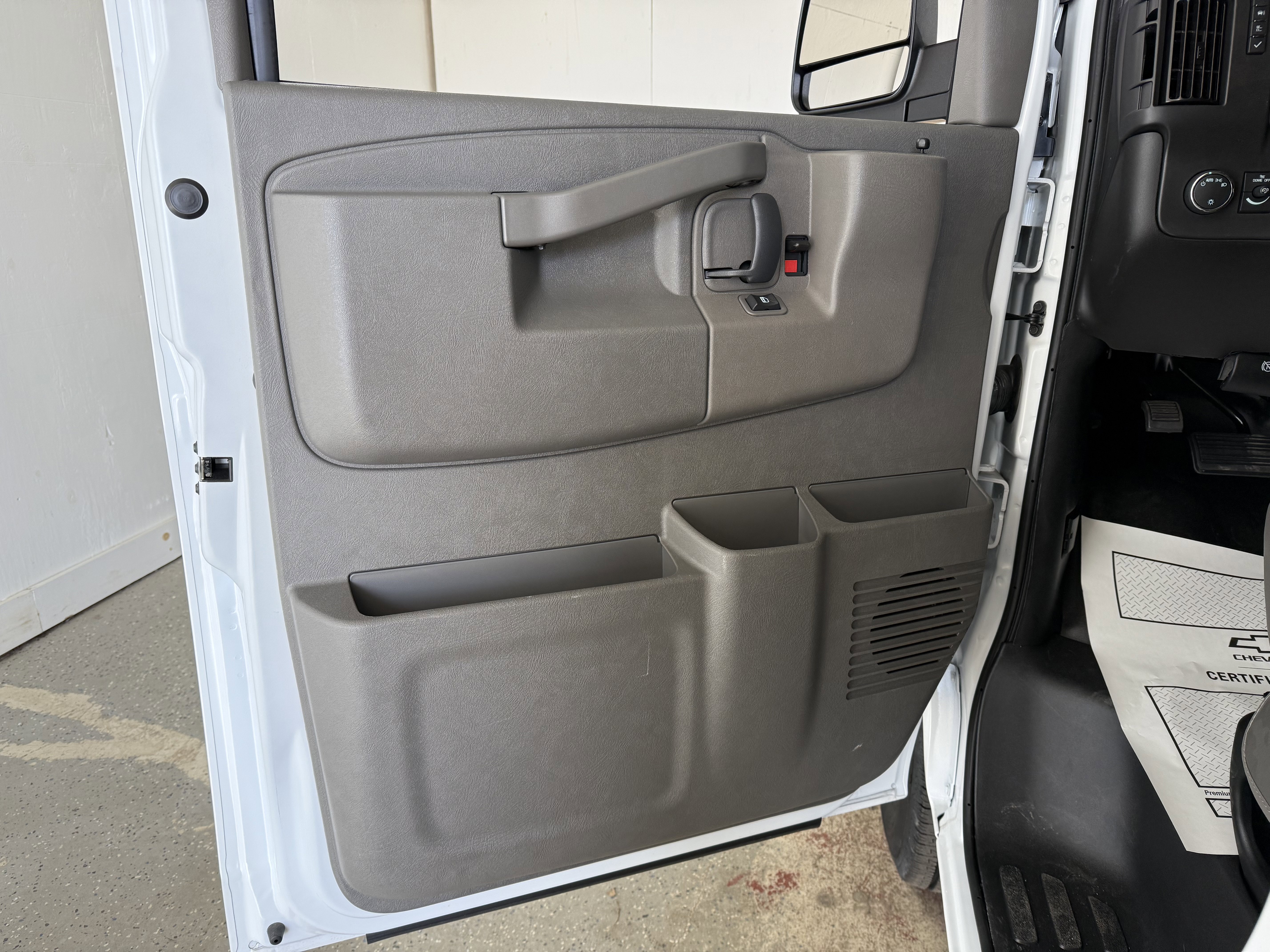 New 2025 Chevrolet Express 3500 w/ Driver Convenience Package image 14