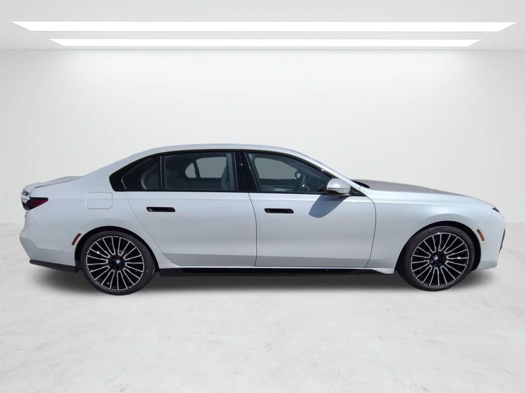 New 2026 BMW 740i RWD image 3