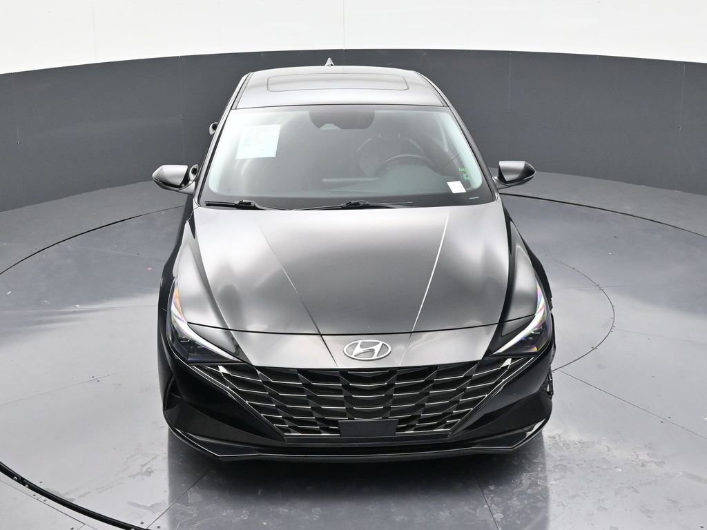 Used 2023 Hyundai Elantra Limited w/ Preferred Accessory Package FWD image 19