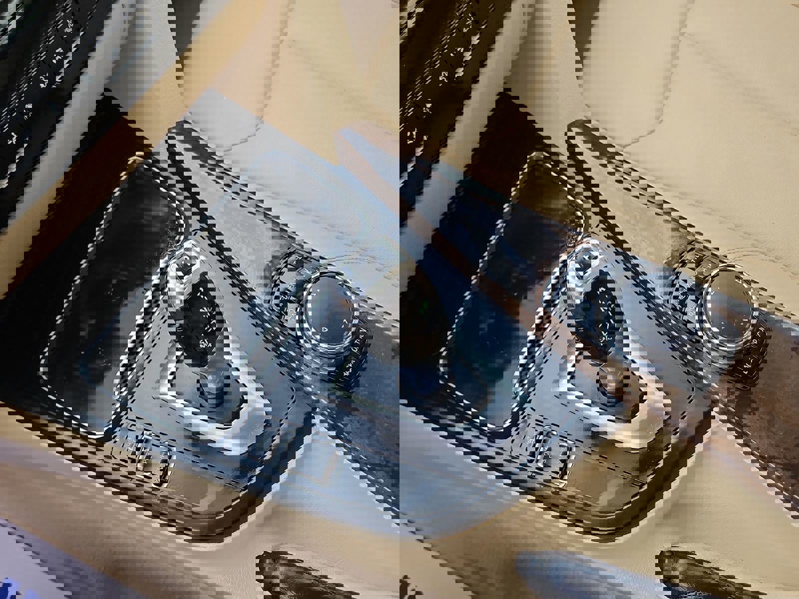 Used 2016 BMW 320i Sedan image 15