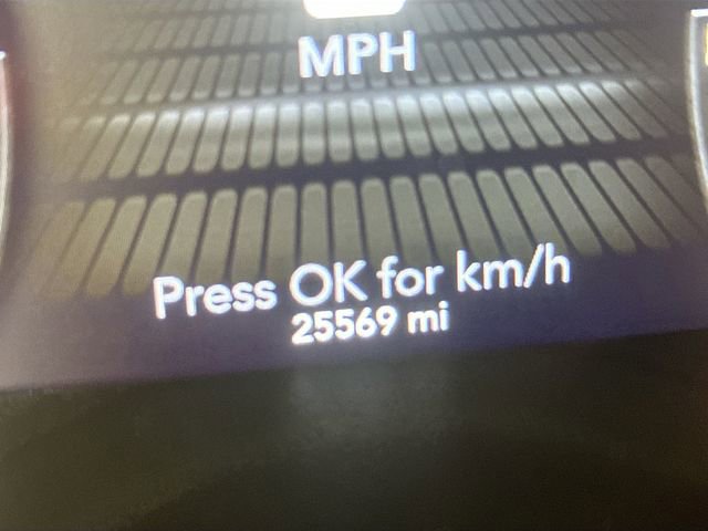 Used 2022 Dodge Challenger SXT w/ Driver Convenience Group image 17