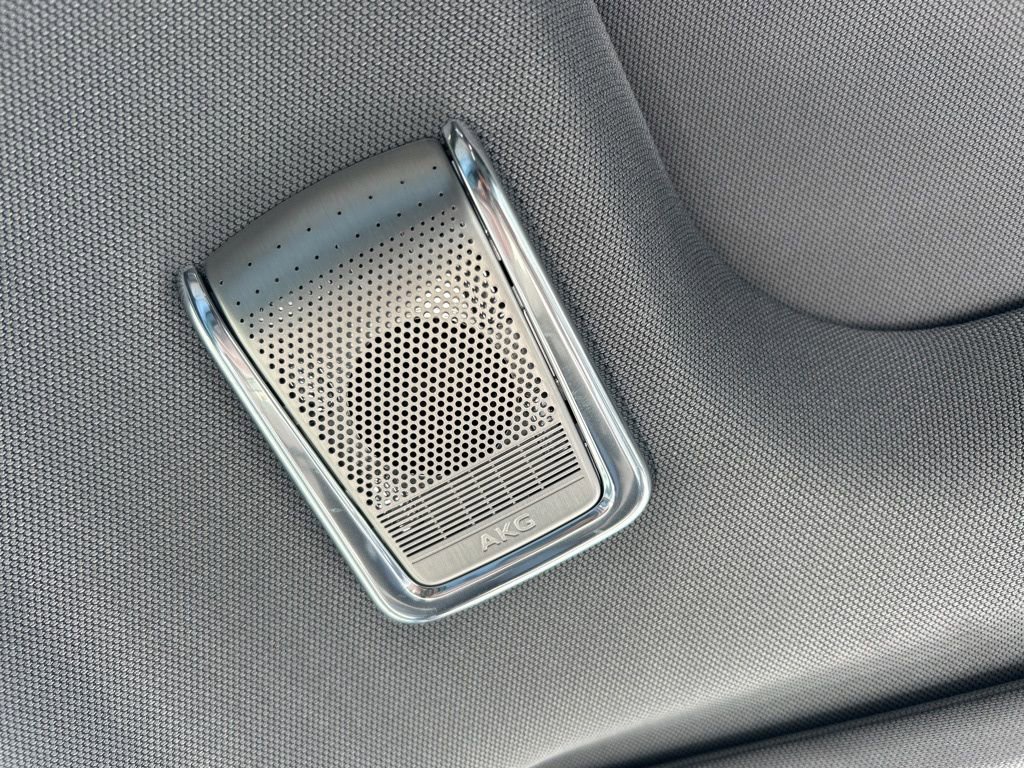 Used 2025 Cadillac Optiq Luxury 1 AWD/4WD image 43