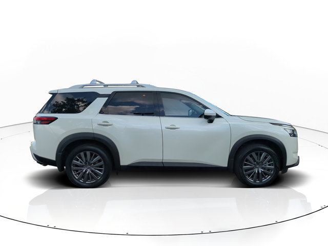 Used 2022 Nissan Pathfinder SL w/ SL Premium Package image 3
