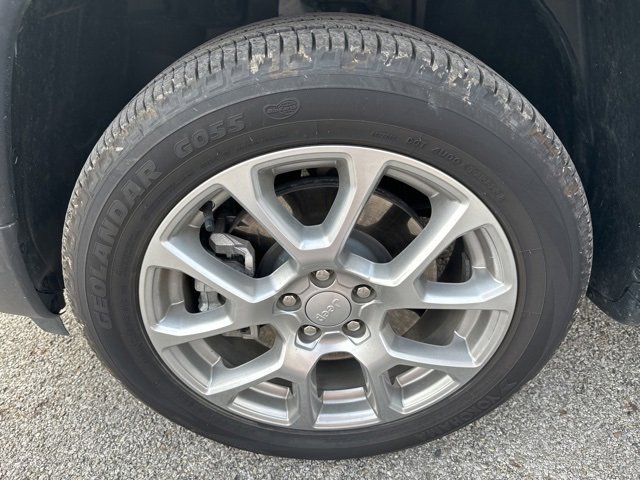 Used 2024 Jeep Compass Latitude image 30