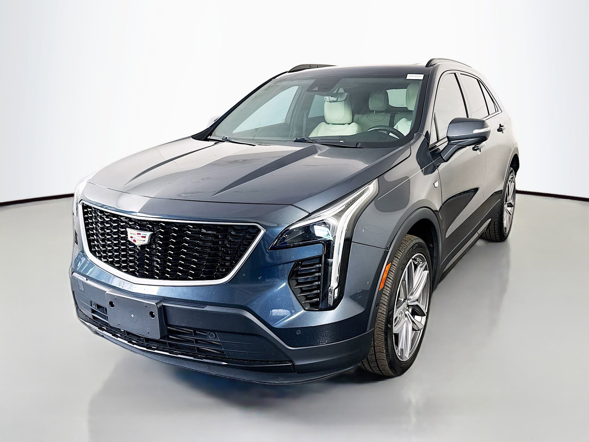 Used 2020 Cadillac XT4 Sport w/ Enhanced Visibility Package image 4