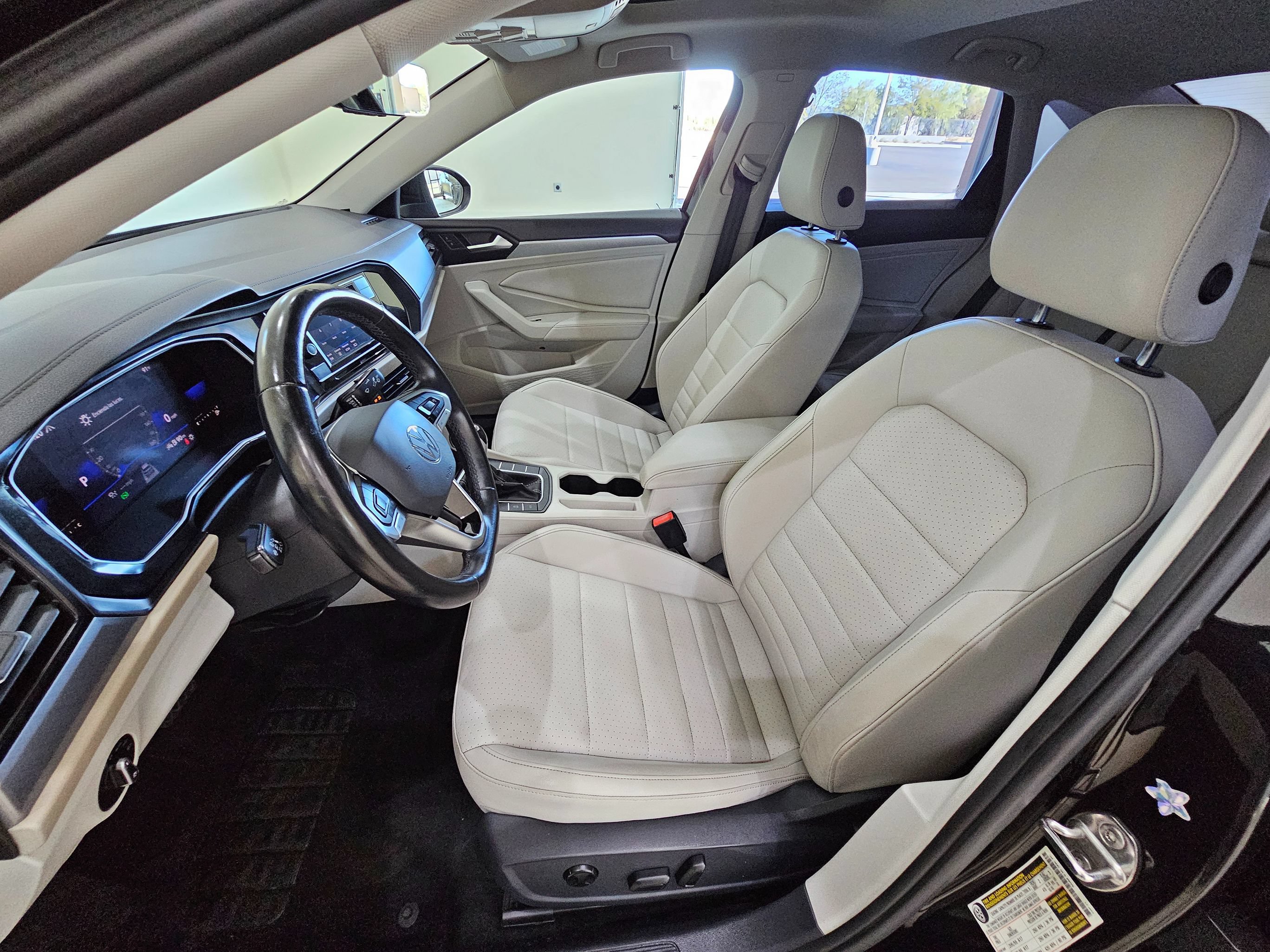Used 2022 Volkswagen Jetta SE w/ Panoramic Sunroof Package FWD image 17