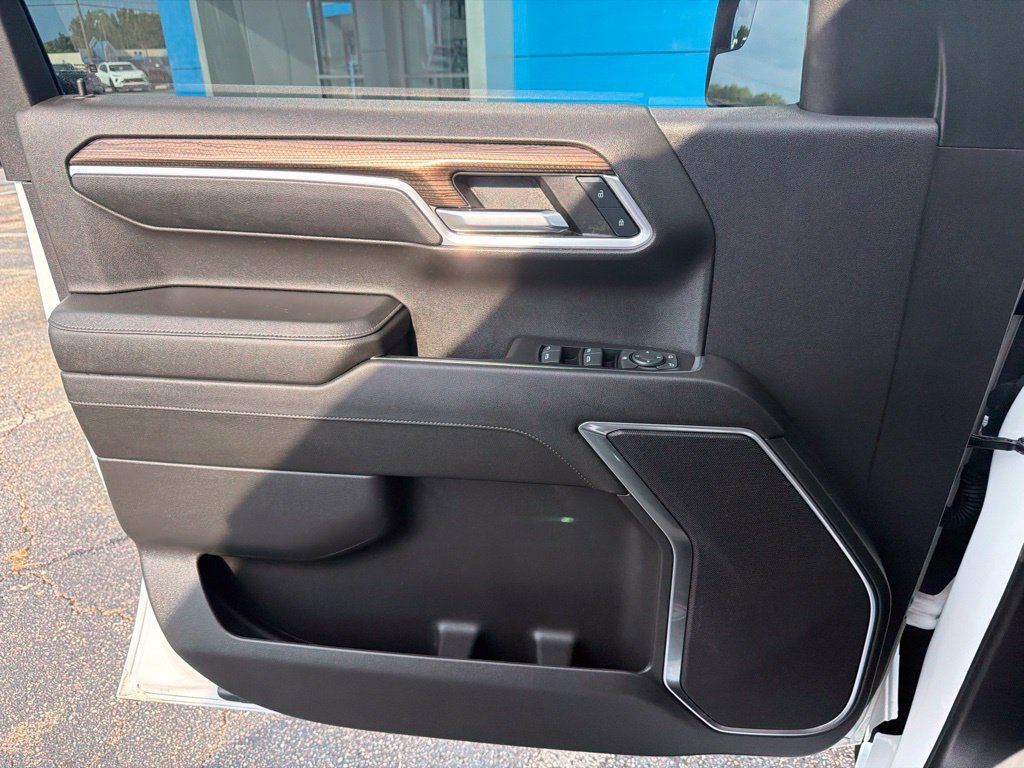 Used 2024 Chevrolet Silverado 1500 LT AWD/4WD image 15