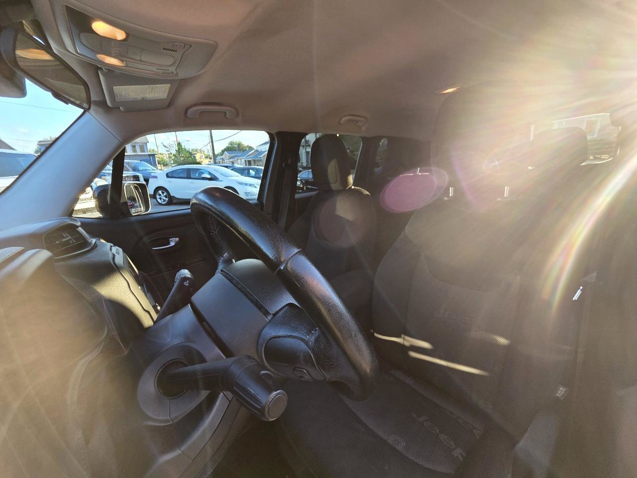 Used 2015 Jeep Renegade Latitude w/ Cold Weather Group AWD/4WD image 11