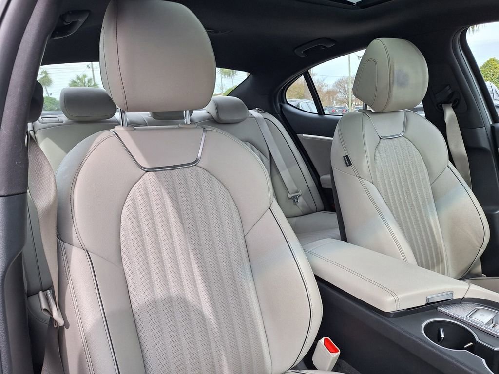 Used 2023 Genesis G70 2.0T w/ Sport Prestige Package image 29