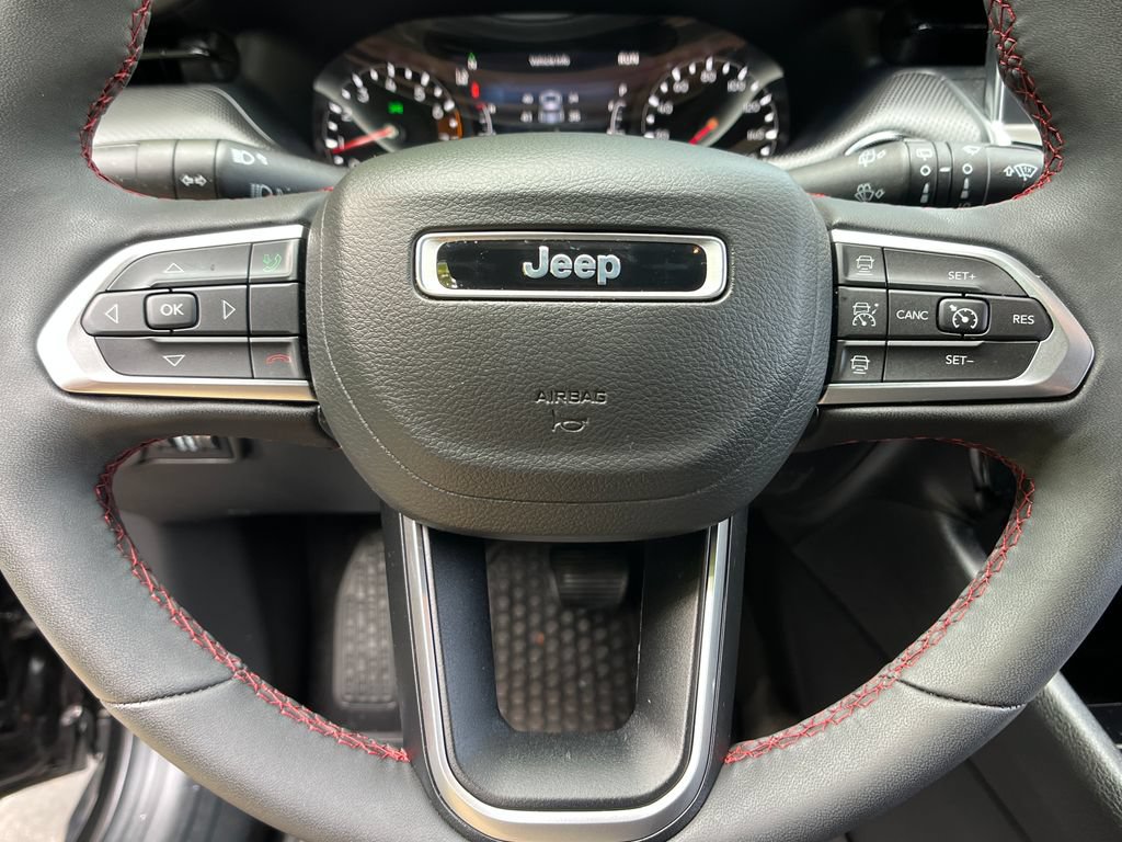 Used 2023 Jeep Compass Trailhawk w/ Trailhawk Convenience Group AWD/4WD image 15