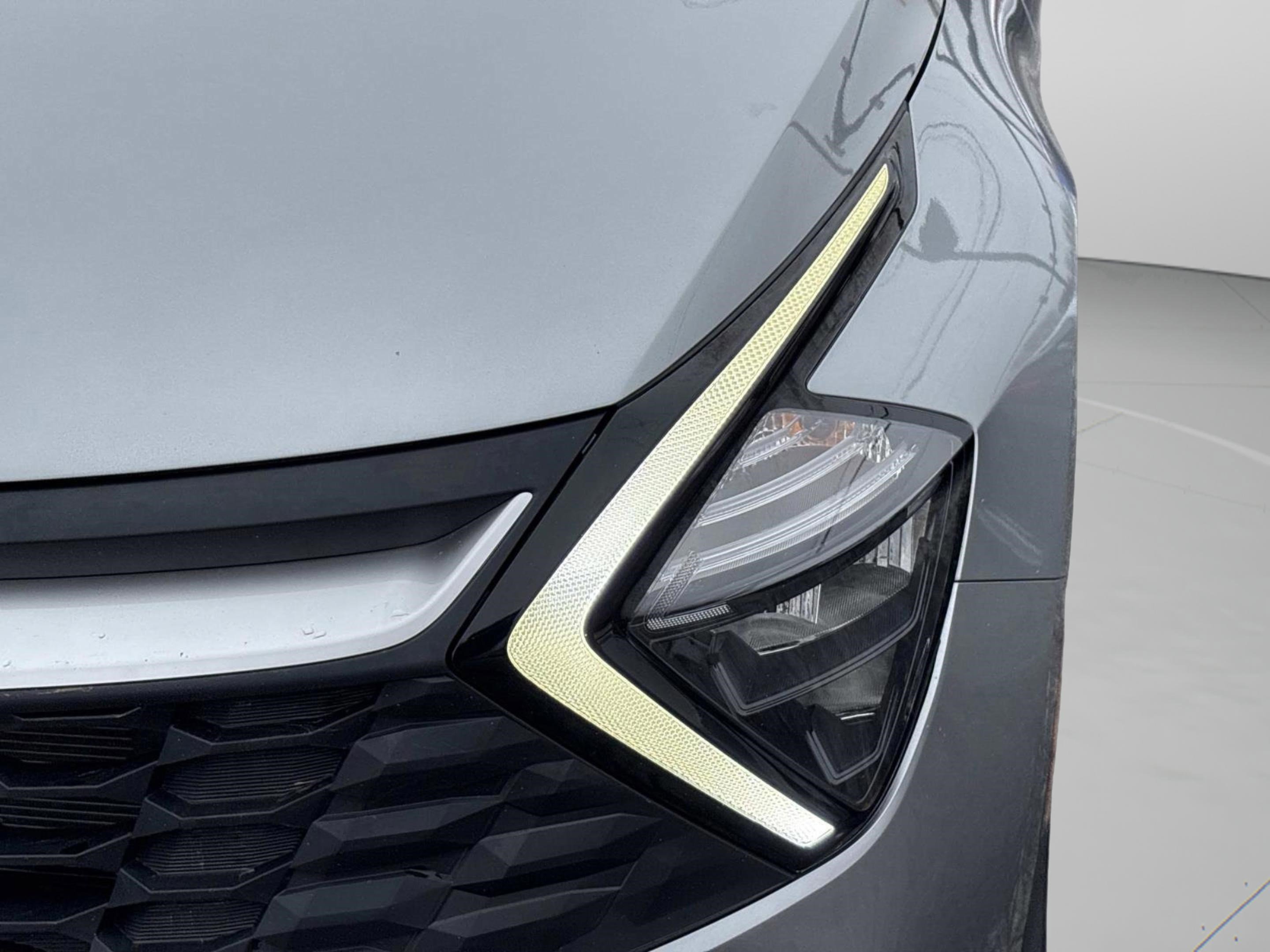 Used 2023 Kia Sportage LX image 10