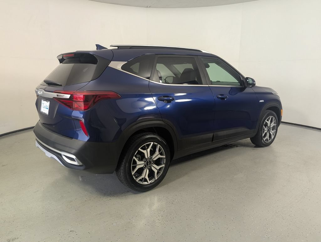 Used 2022 Kia Seltos EX AWD/4WD image 7