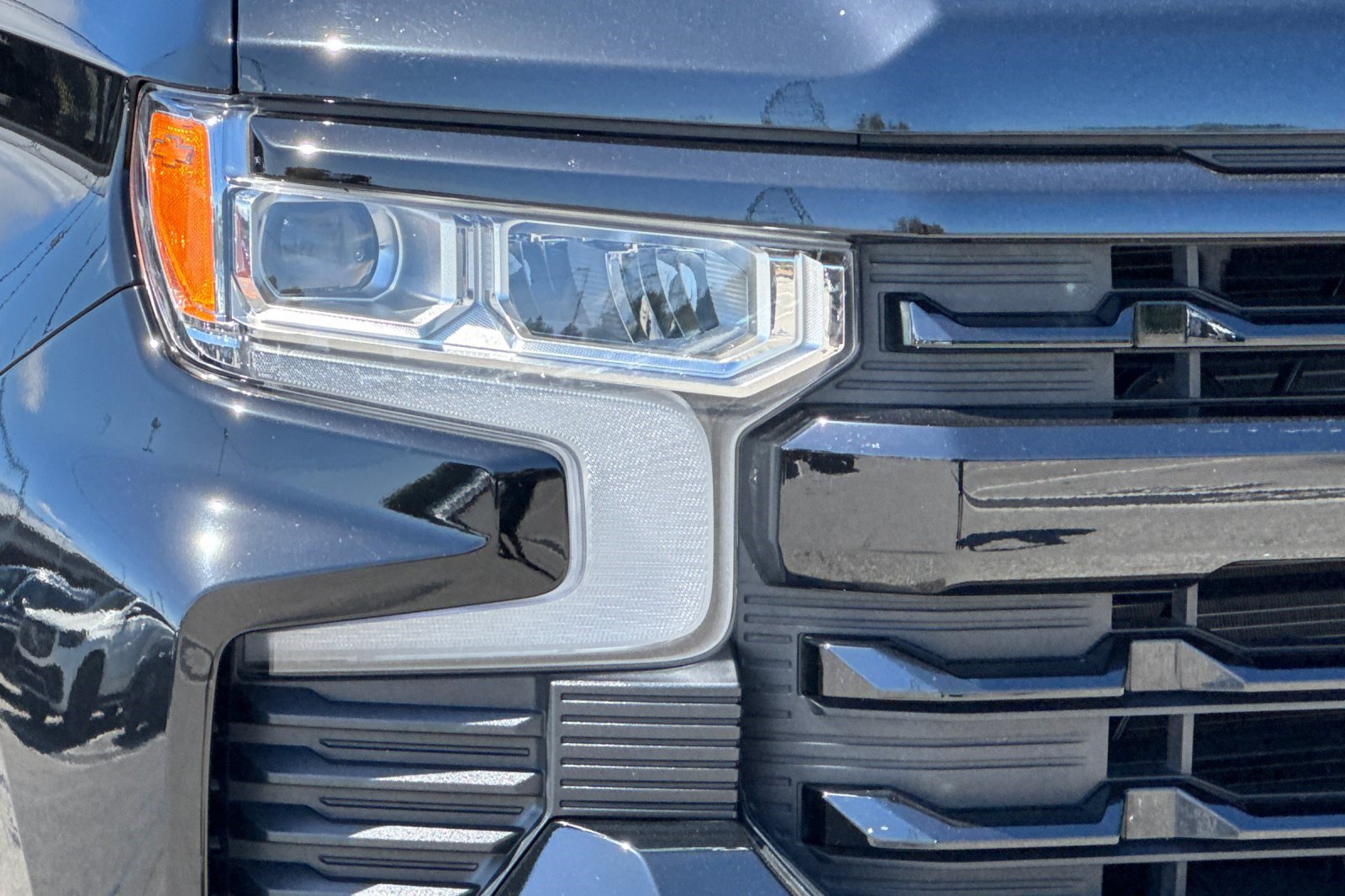 Used 2025 Chevrolet Silverado 1500 LT Trail Boss w/ LT Trail Boss Premium Package AWD/4WD image 12
