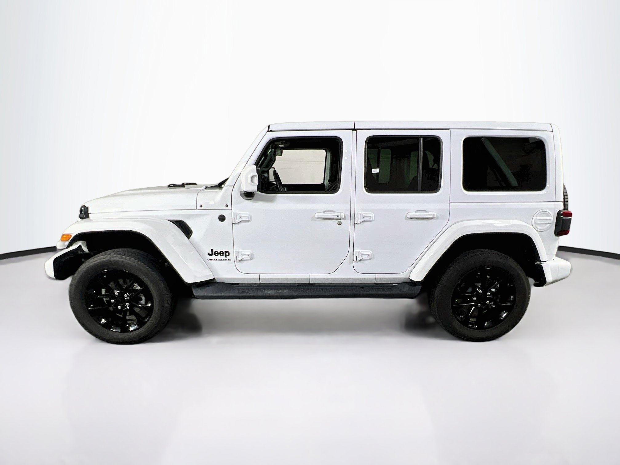 Used 2023 Jeep Wrangler Unlimited Sahara AWD/4WD image 8