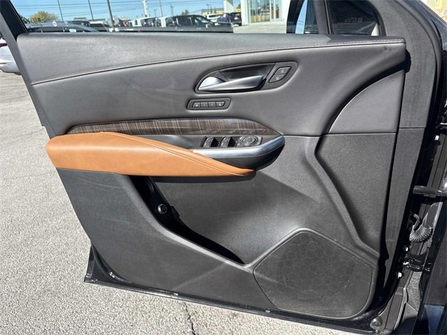 Certified 2022 Cadillac XT4 Premium Luxury w/ Enhanced Visibility Package image 9