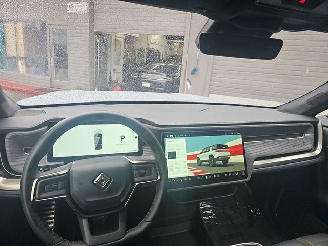 Used 2024 Rivian R1S Adventure image 27