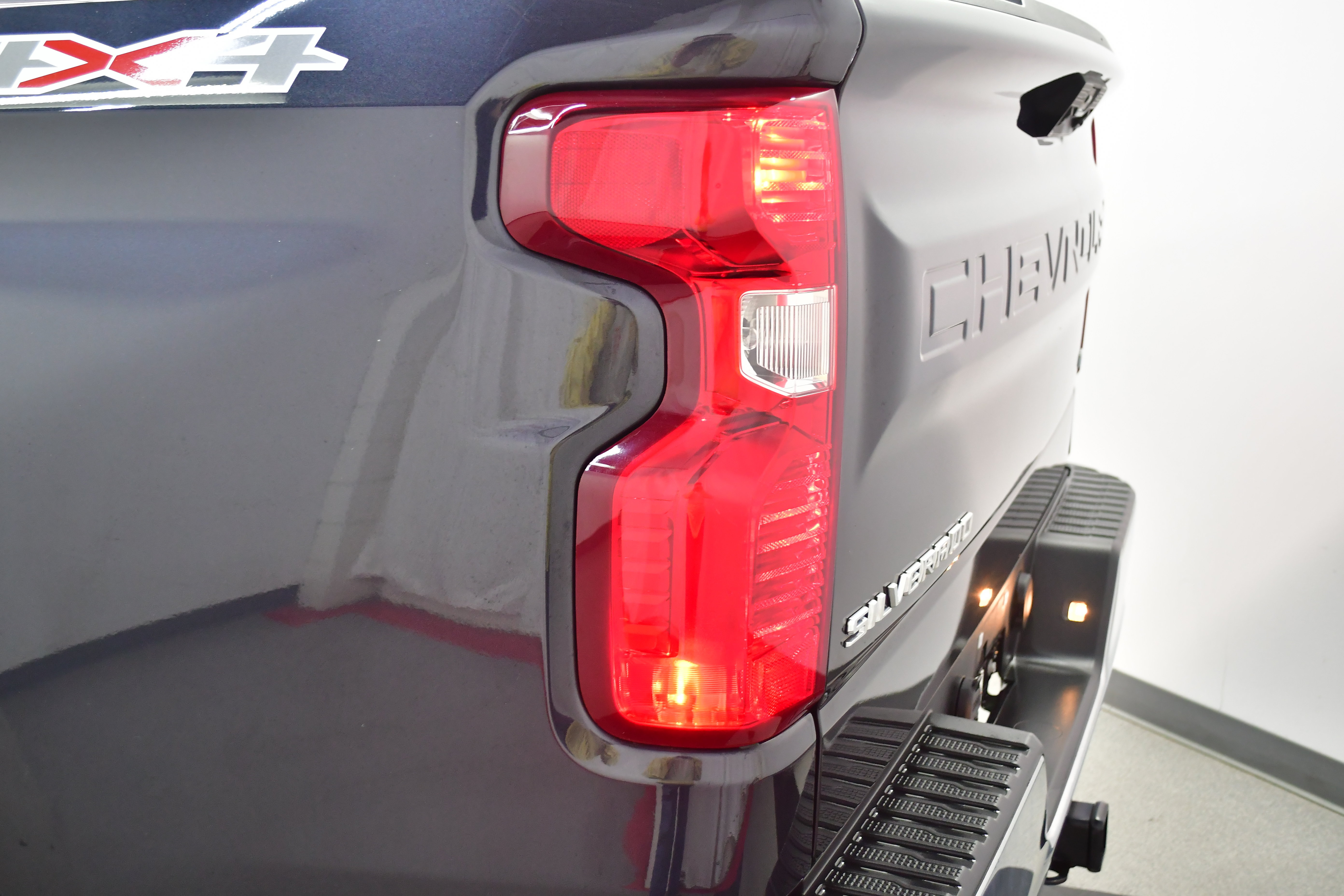 Used 2022 Chevrolet Silverado 1500 LT AWD/4WD image 30