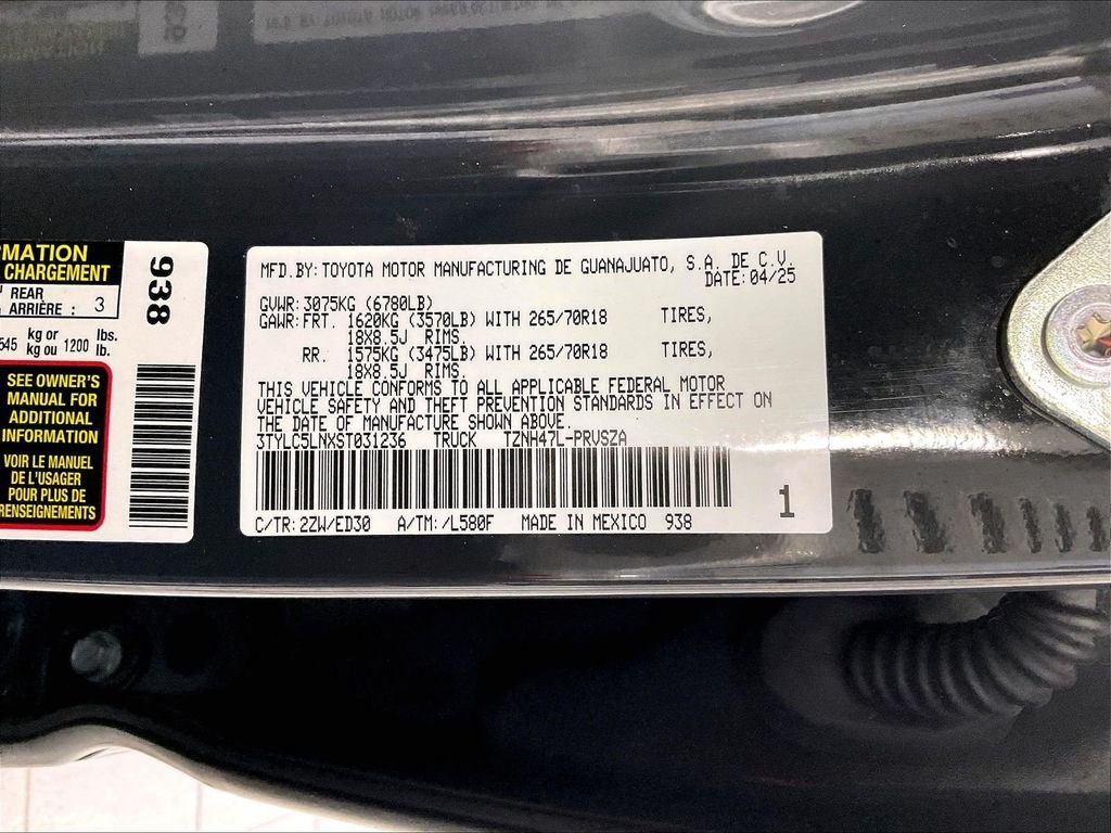 Used 2025 Toyota Tacoma TRD Pro AWD/4WD image 37