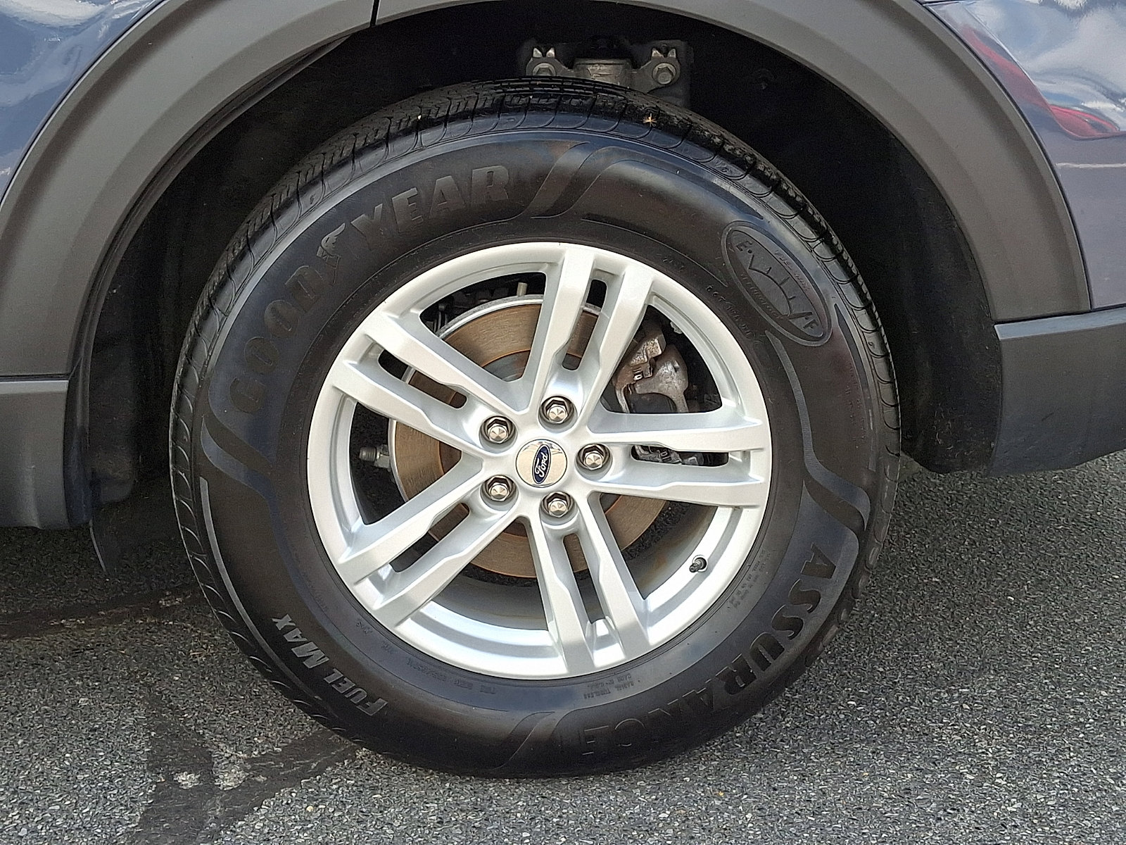 Used 2021 Ford Explorer XLT w/ Equipment Group 202A image 8