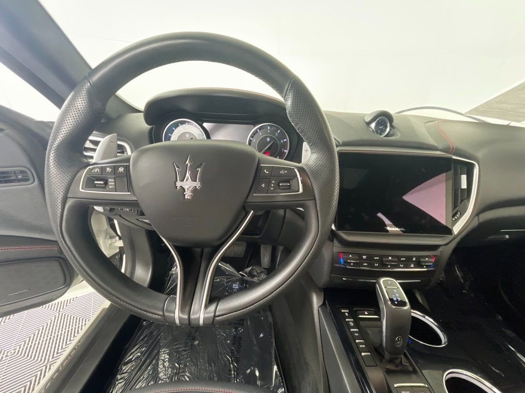 Used 2022 Maserati Ghibli Modena RWD image 18