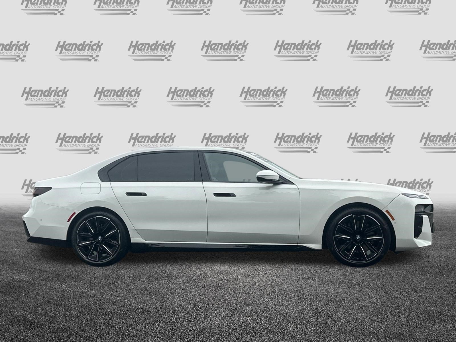 Certified 2025 BMW 740i RWD image 3